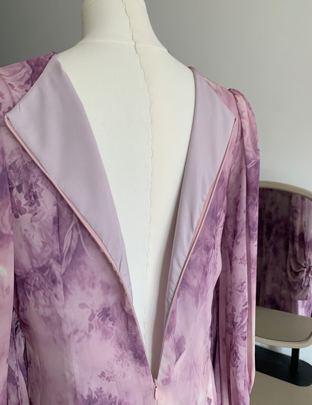 Floral package hip tender purple lantern sleeve dress