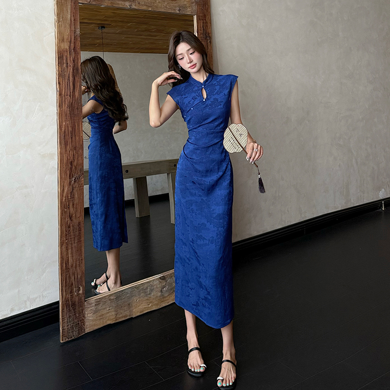 Chinese style long fold dress sleeveless jacquard blue cheongsam