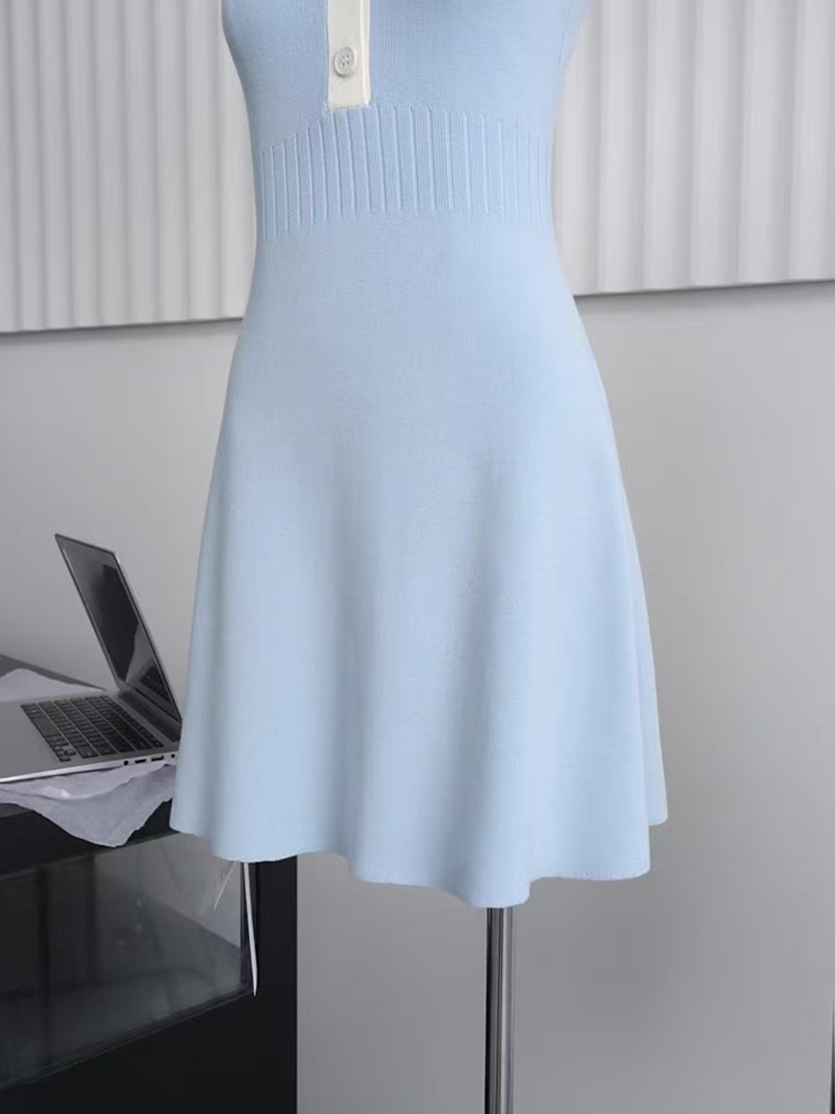 Sleeveless V-neck knitted T-back maiden sky-blue dress