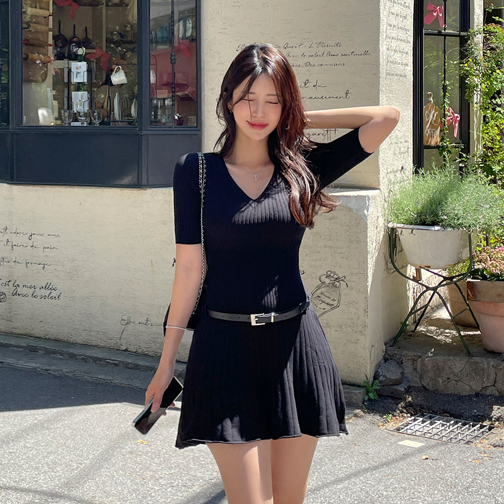 With belt short sleeve V-neck belt knitted Korean style dress