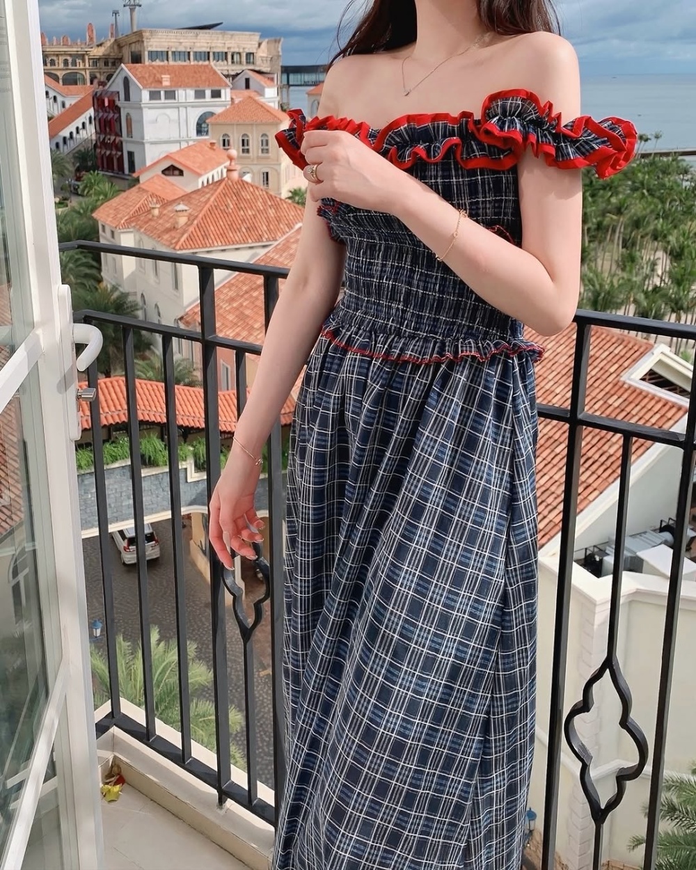 Plaid wood ear pinched waist strap dress