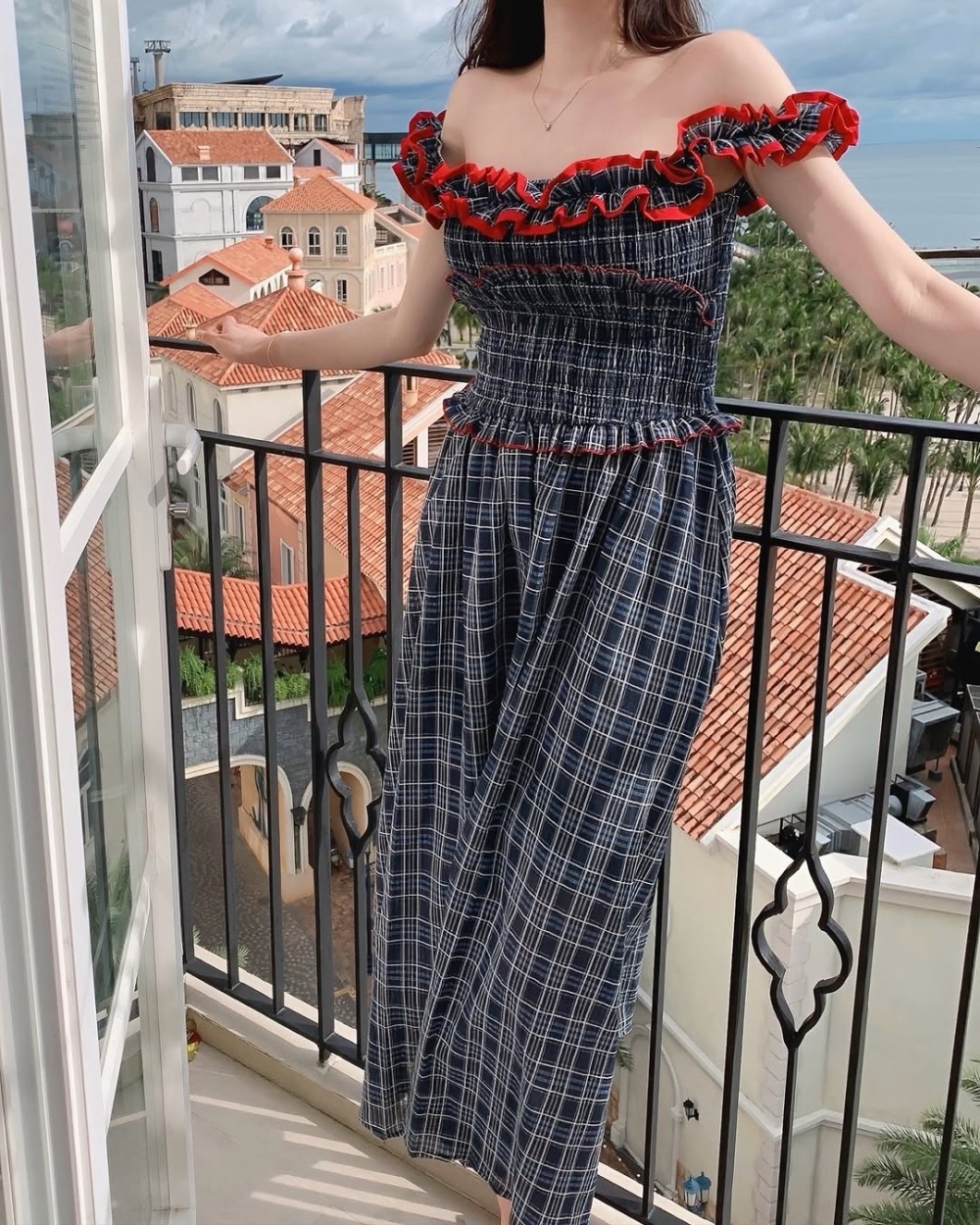 Plaid wood ear pinched waist strap dress
