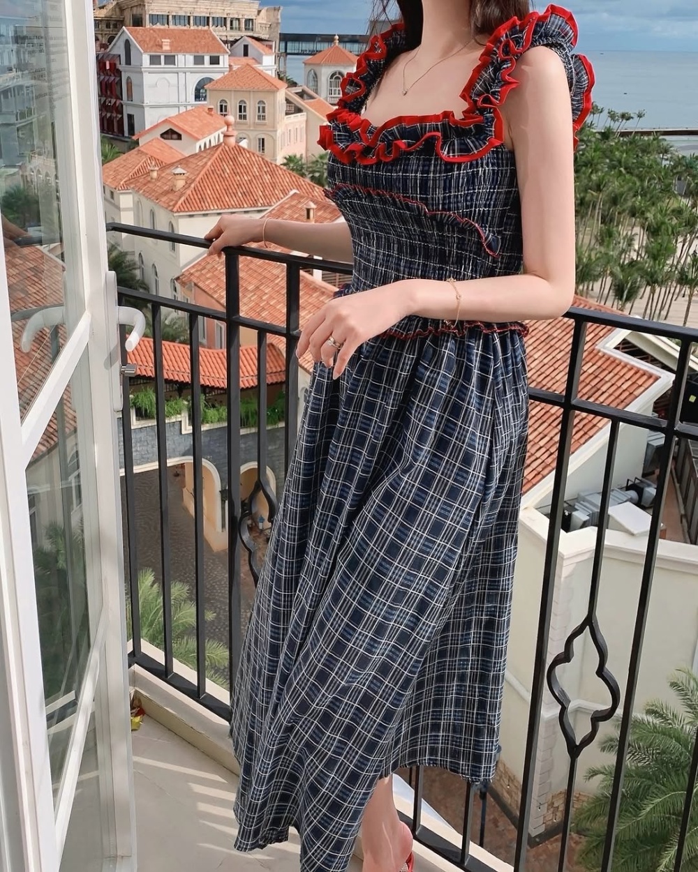 Plaid wood ear pinched waist strap dress
