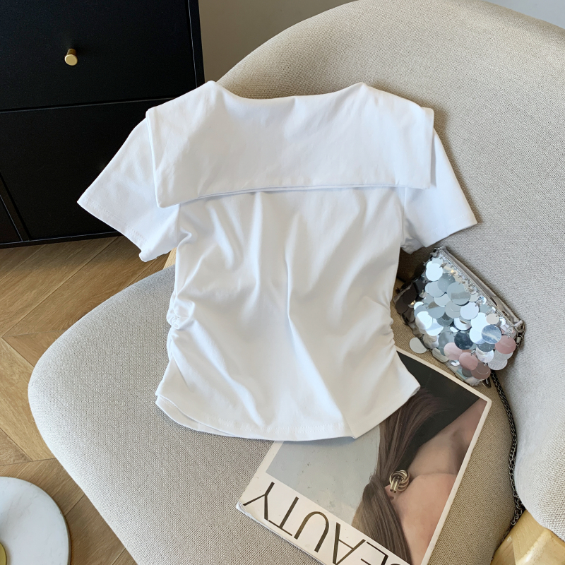 Slim college style streamer T-shirt for women