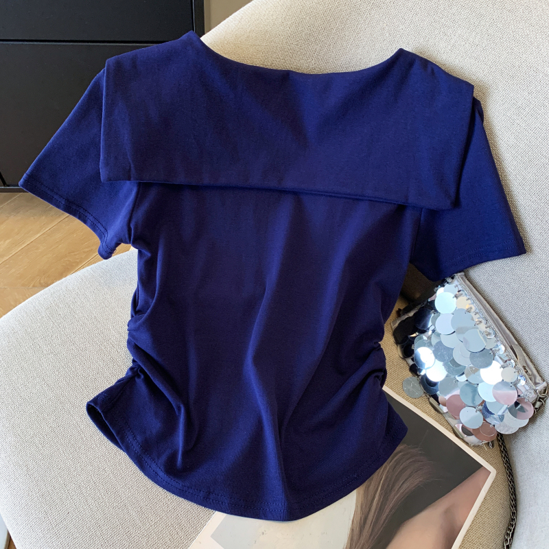 Slim college style streamer T-shirt for women