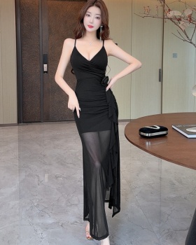 Enticement long gauze sexy low-cut bottoming dress