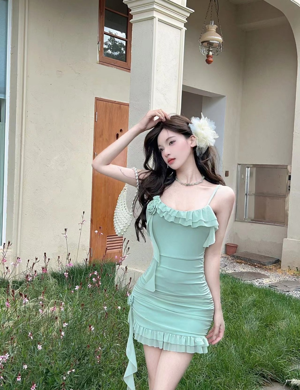 Gauze low-cut bottoming sexy lotus leaf edges dress