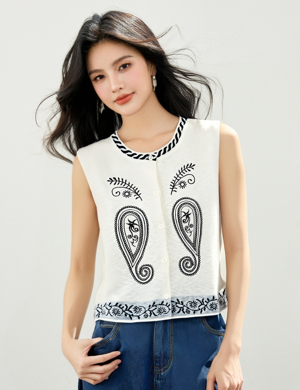 Fashion unique sweater sleeveless small shirt for women