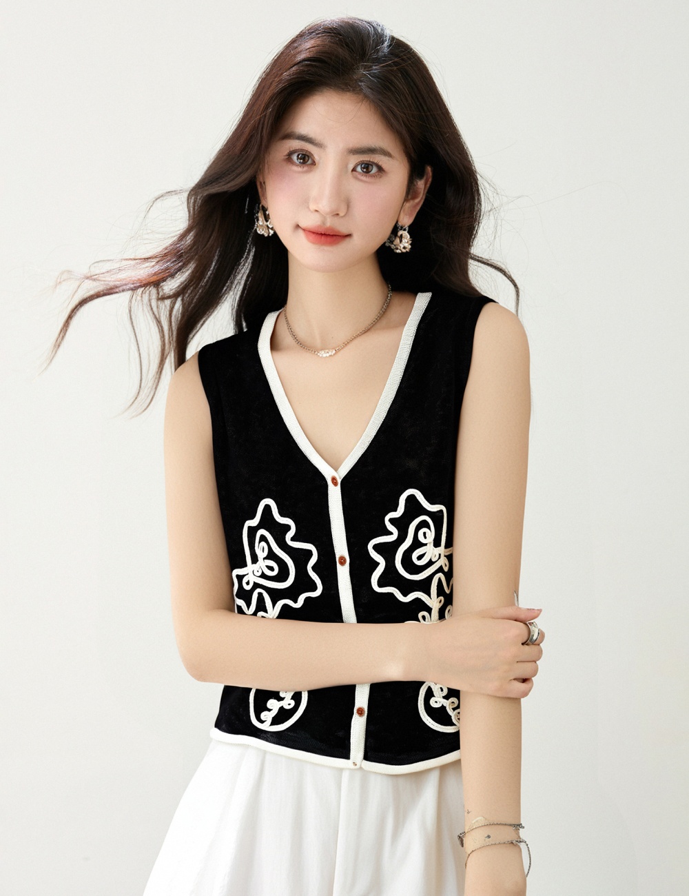 Loose knitted jacquard thin cardigan flowers embroidery V-neck tops