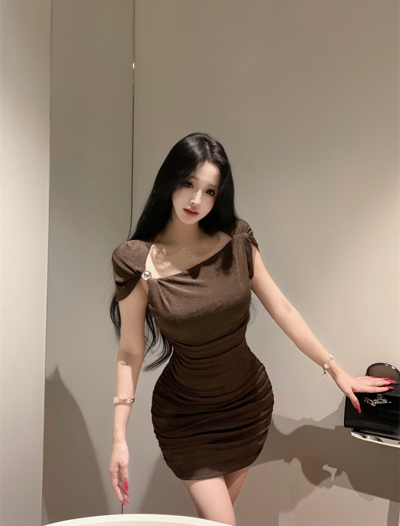 Metal package hip Pseudo-two round buckle dress