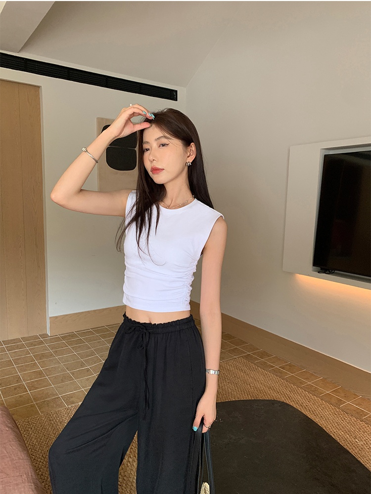 With chest pad sleeveless vest black T-shirt for women