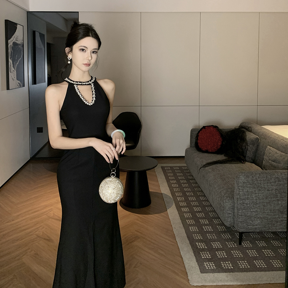 Long halter light luxury dress slim hollow formal dress