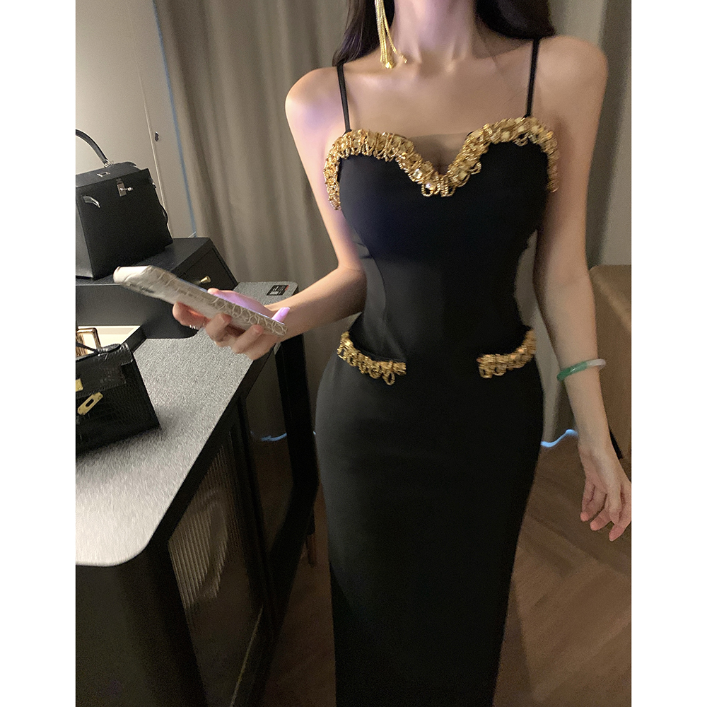 Light luxury pinched waist slim long sling dress