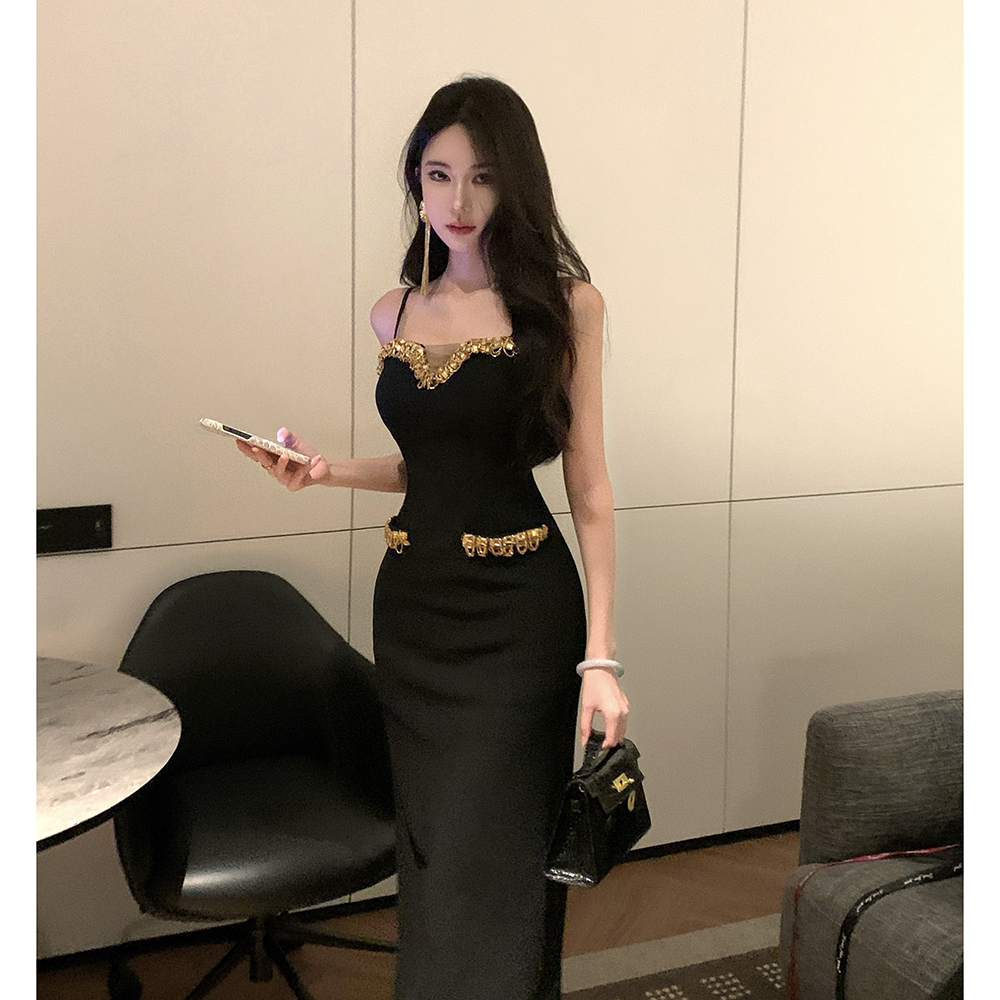 Light luxury pinched waist slim long sling dress