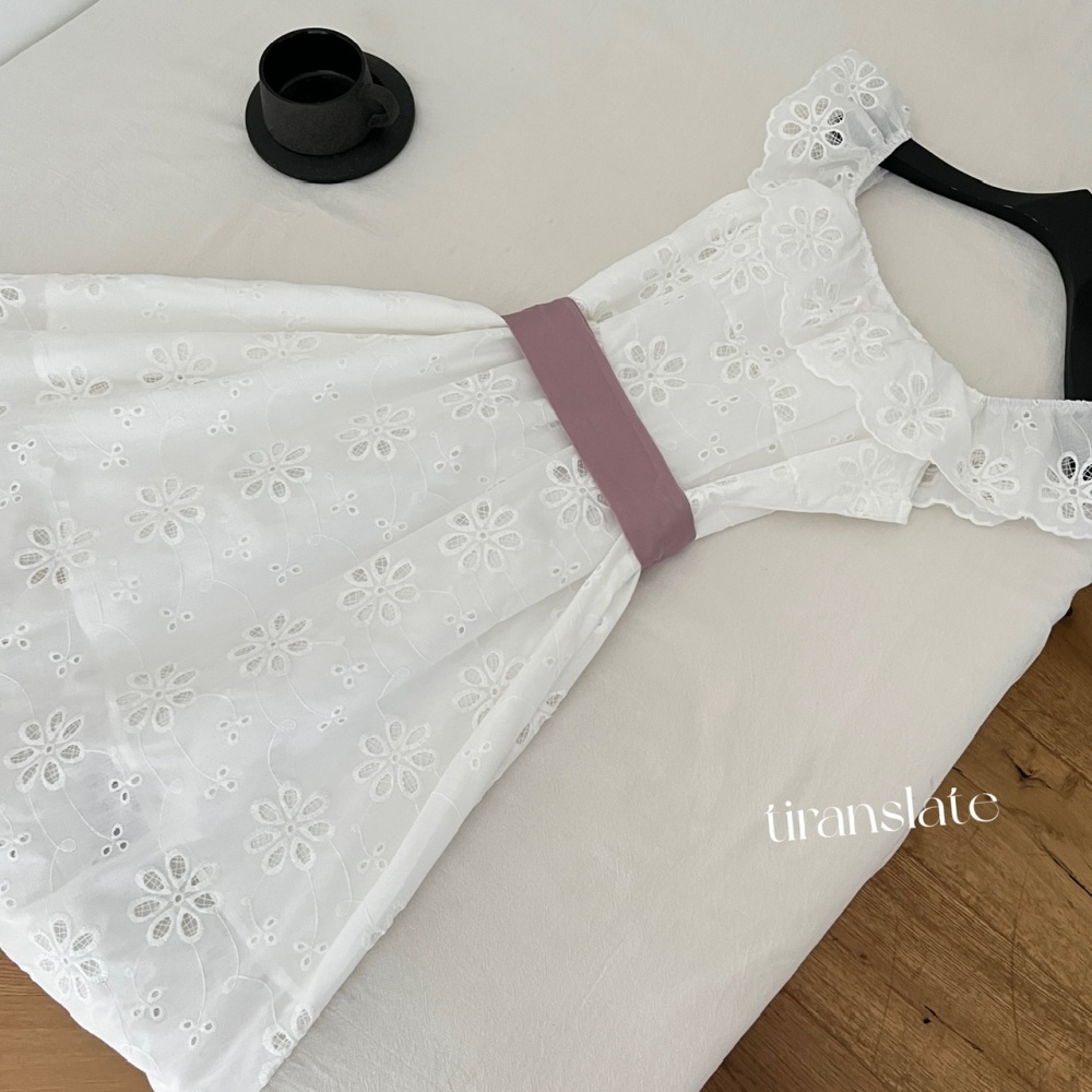 Cotton embroidered lotus leaf edges square collar dress