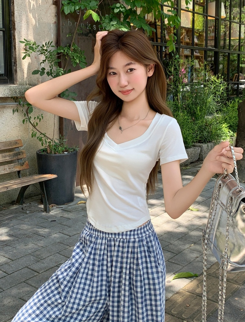 Purple slim T-shirt short V-neck tops for women