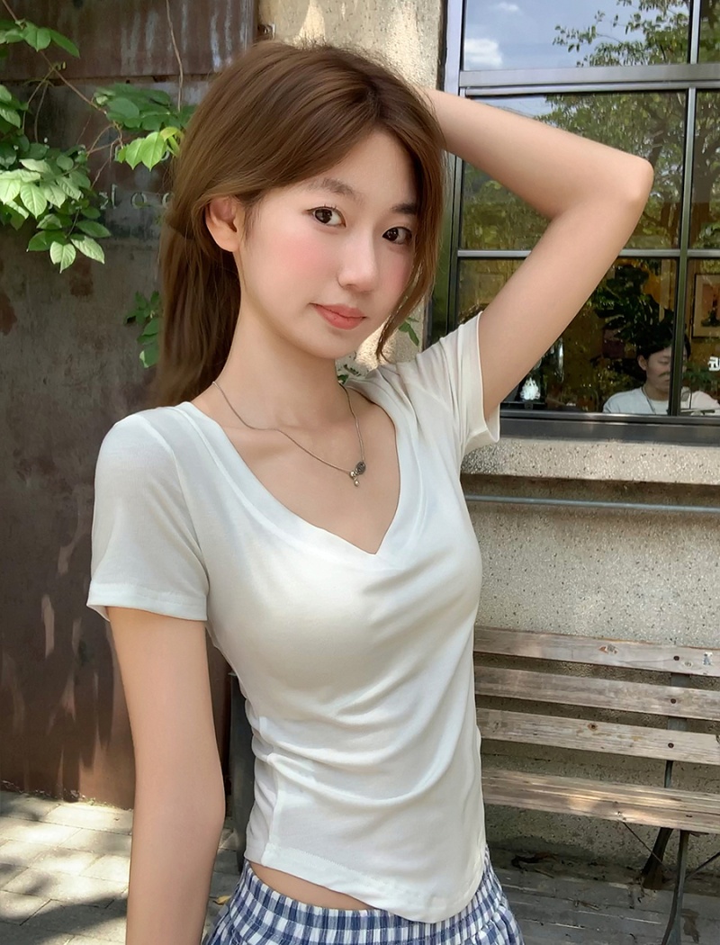 Purple slim T-shirt short V-neck tops for women