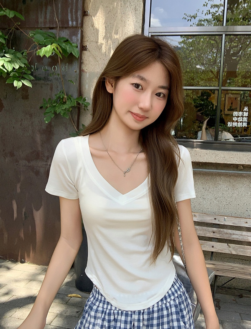 Purple slim T-shirt short V-neck tops for women