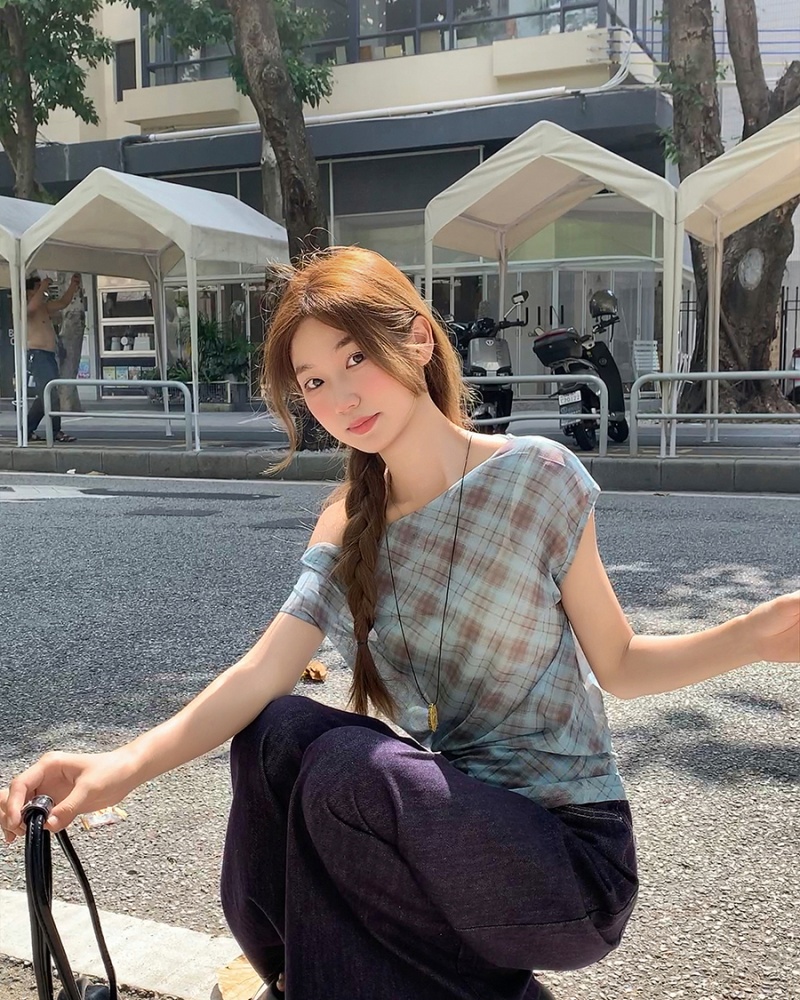 Thin short T-shirt strapless plaid tops for women