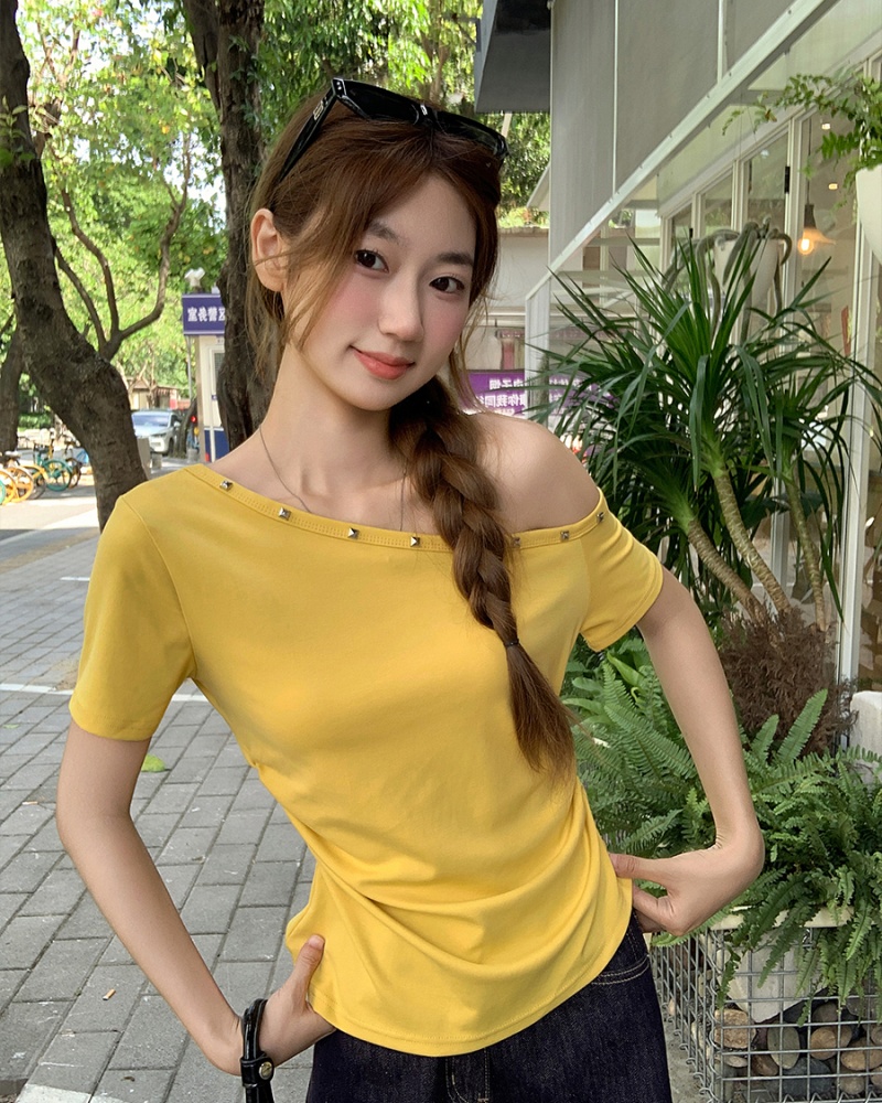 Short summer T-shirt slim tops for women