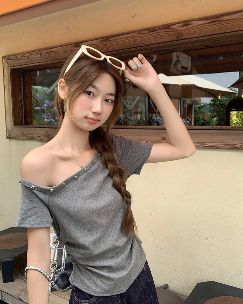 Short summer T-shirt slim tops for women