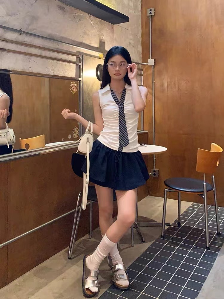 Wears outside sling tops summer vest for women