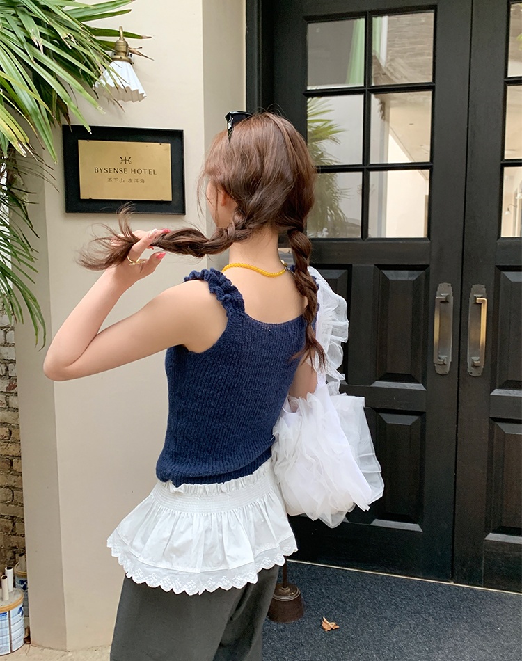 Bottoming green vest inside the ride sling tops for women