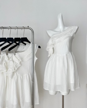 Temperament white sloping shoulder lotus leaf edges dress