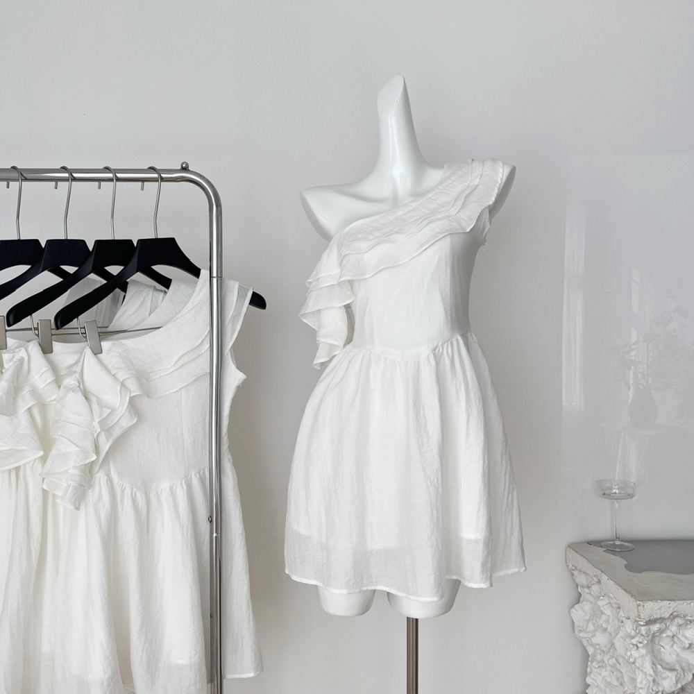 Temperament white sloping shoulder lotus leaf edges dress