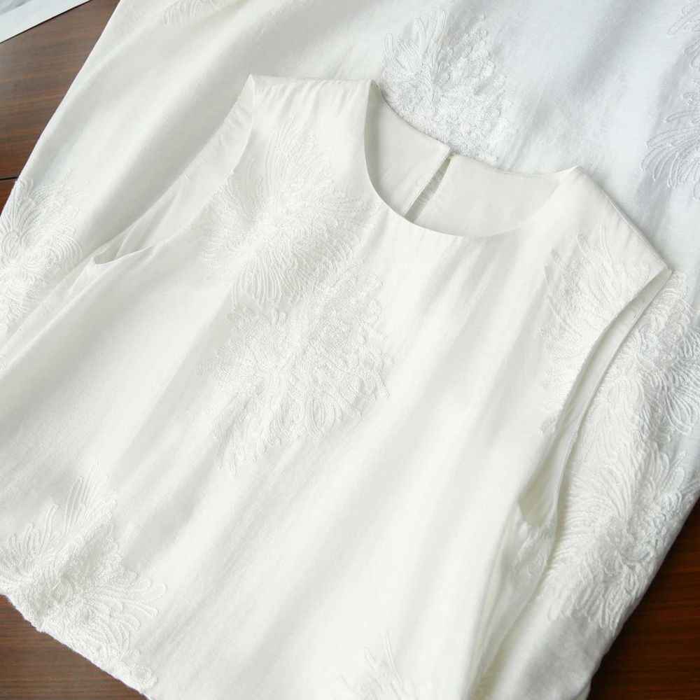 Sleeveless embroidery summer long dress flax white dress