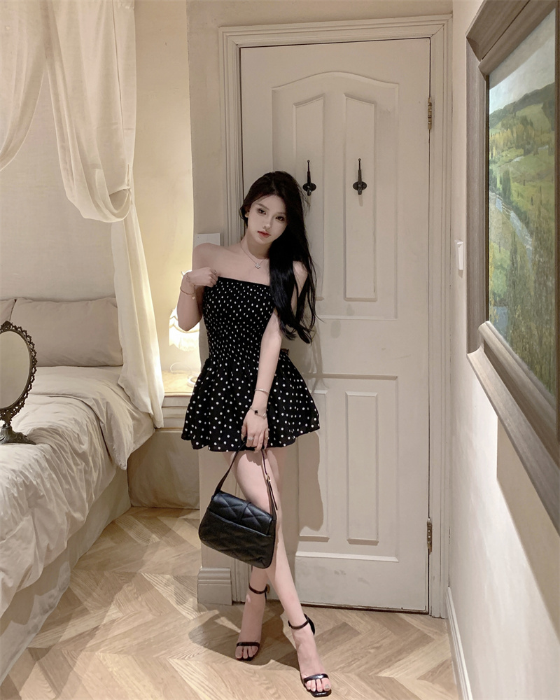 Sweet polka dot wrapped chest pinched waist dress