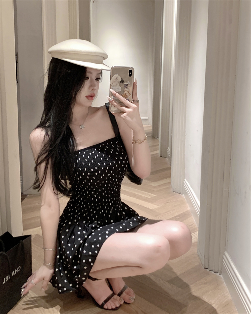 Sweet polka dot wrapped chest pinched waist dress