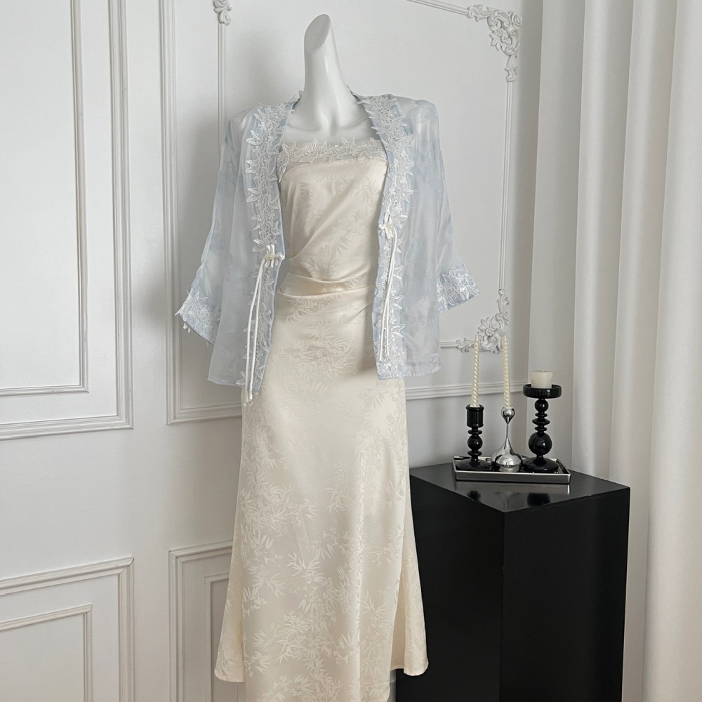 Stereoscopic sling small shirt was white dress a set