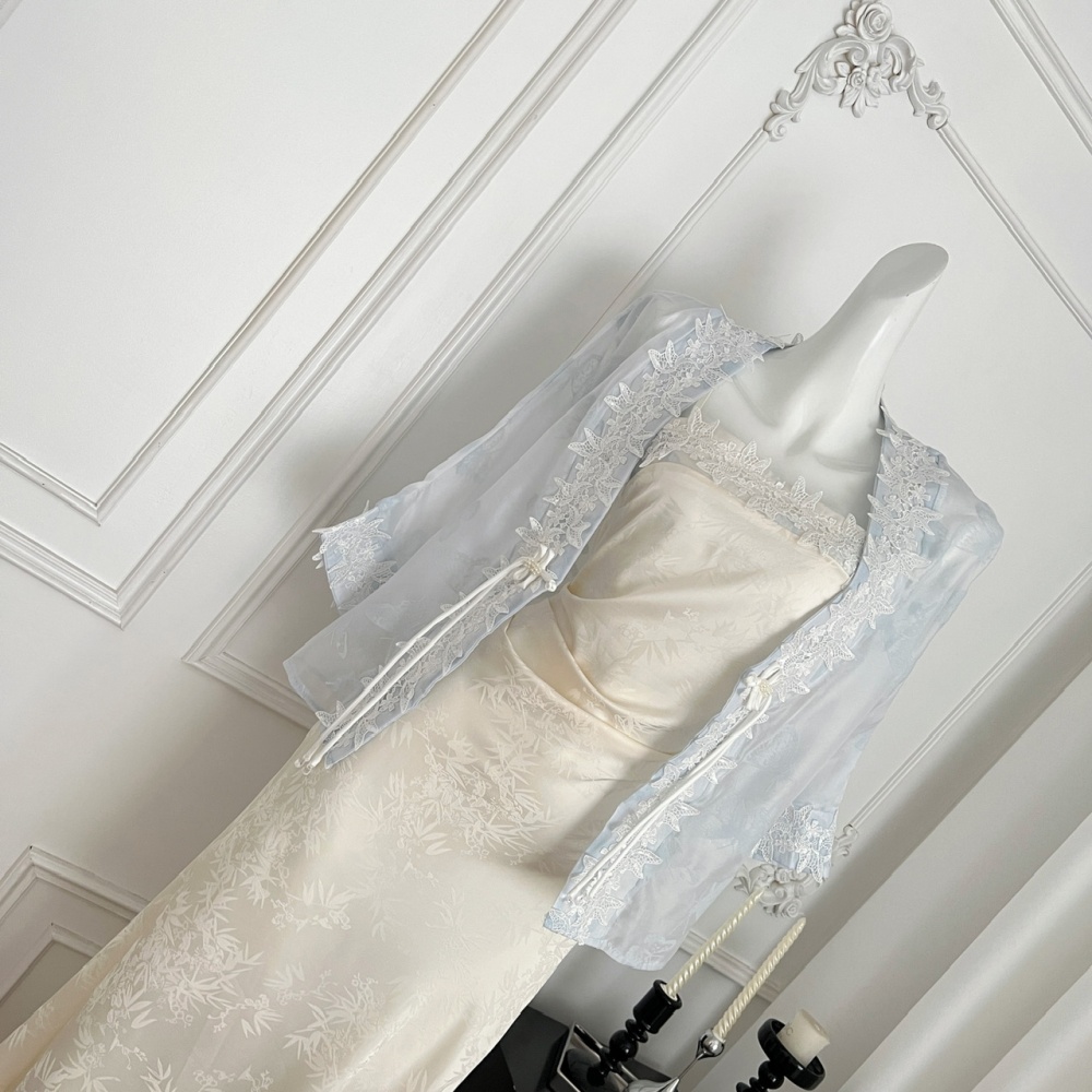Stereoscopic sling small shirt was white dress a set