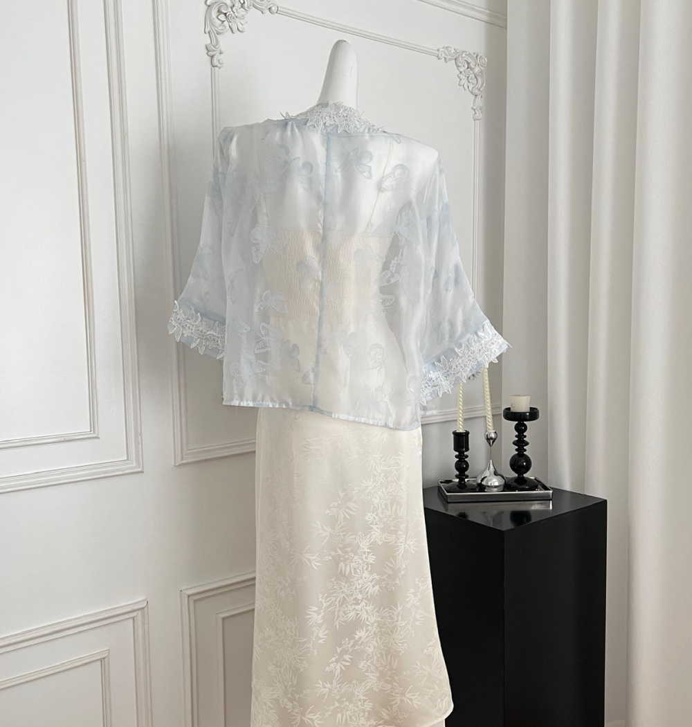 Stereoscopic sling small shirt was white dress a set
