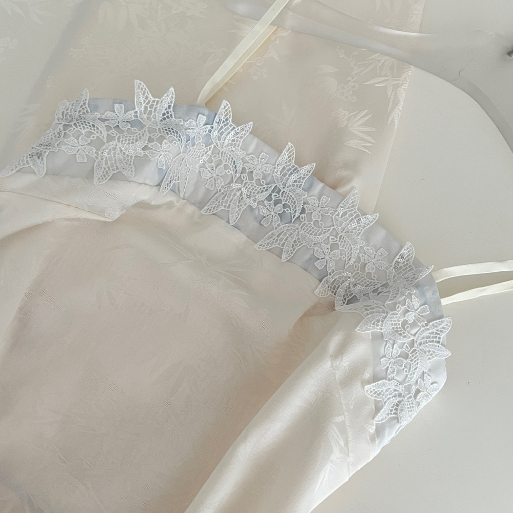 Stereoscopic sling small shirt was white dress a set