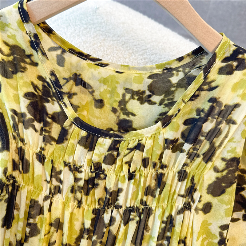 Was white France style travel vacation elastic floral dress
