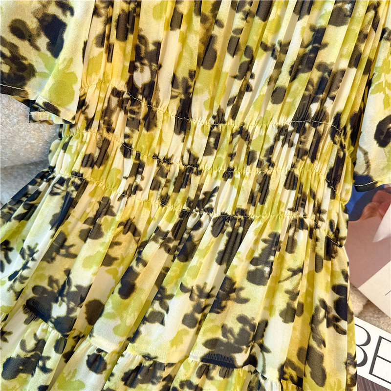 Was white France style travel vacation elastic floral dress