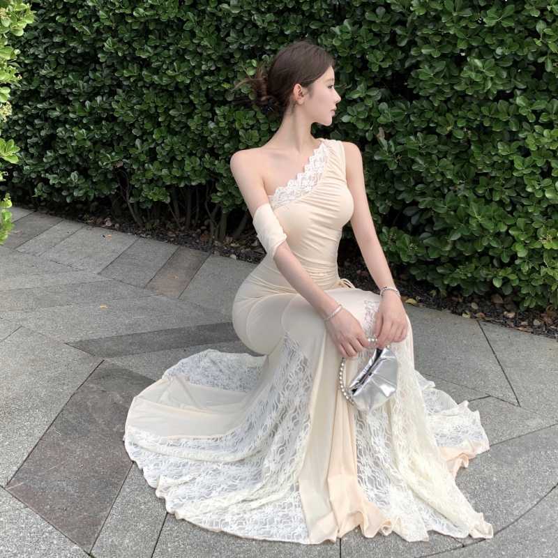 Slim chouzhe long sloping shoulder lace dress