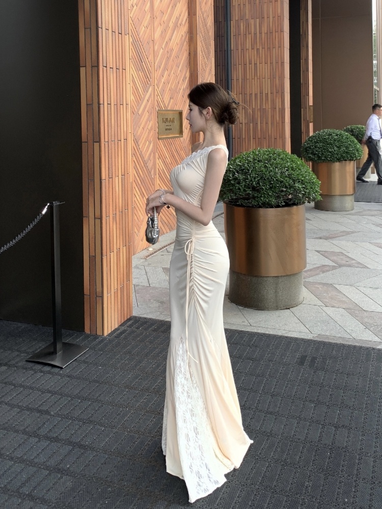 Slim chouzhe long sloping shoulder lace dress