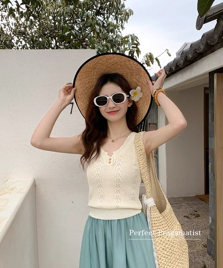 Wears outside vest sleeveless tops for women