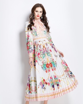 Spring and summer painted long painting crimp dress