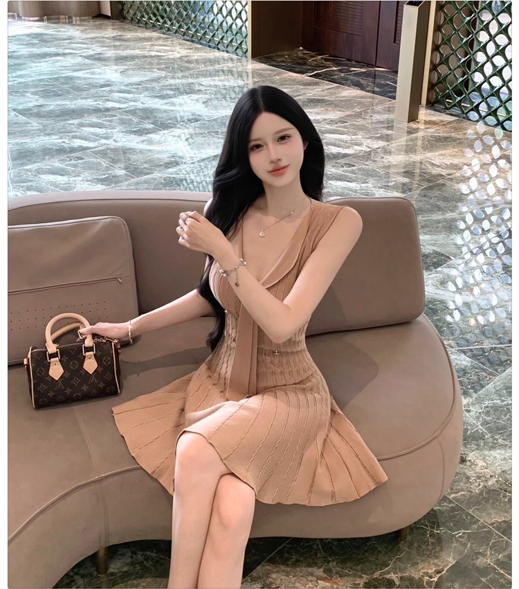 Pleated slim T-back V-neck chanelstyle dress for women