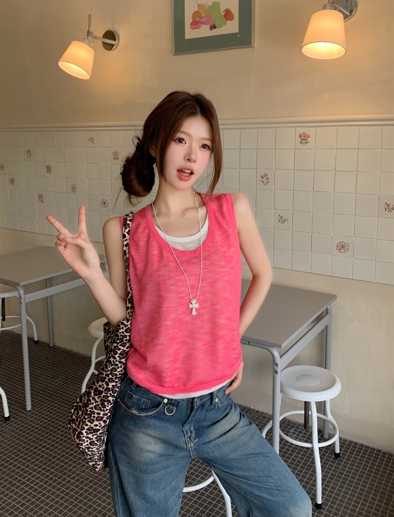 Thin sleeveless Pseudo-two was white vest for women