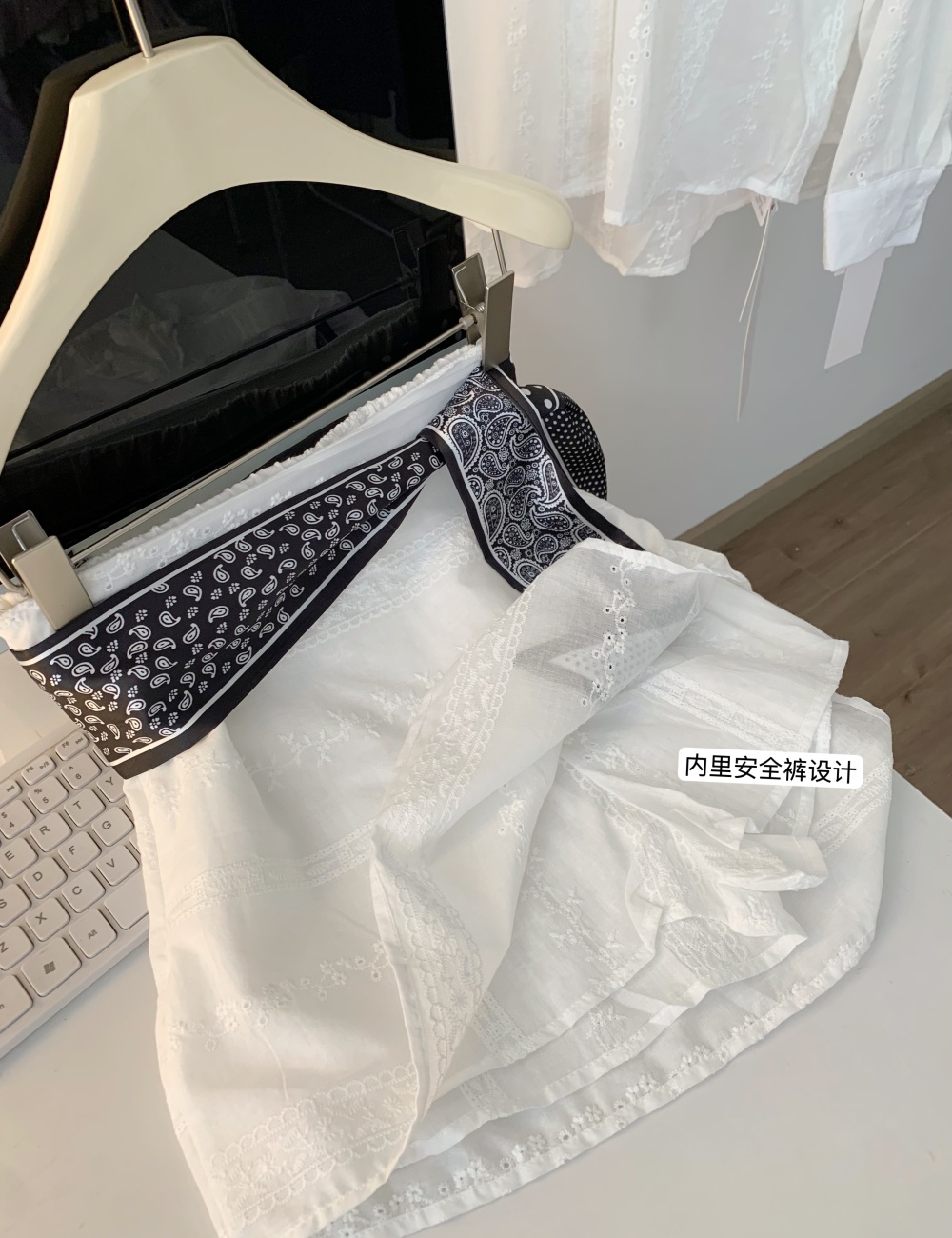 With scarves temperament culottes splice shirt a set