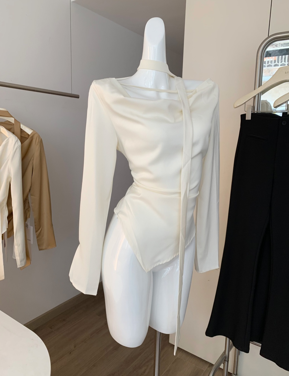 Round neck minimalist tops slim sweater for women