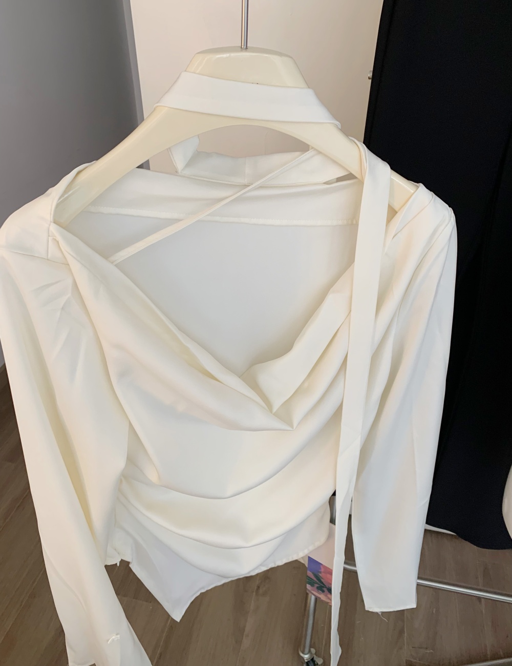 Round neck minimalist tops slim sweater for women