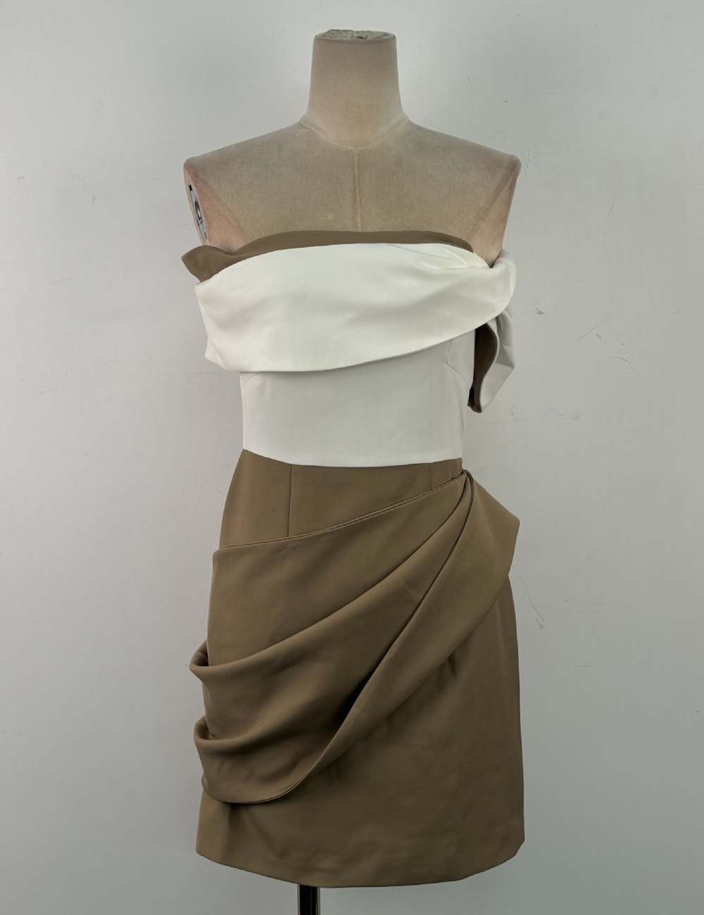 Flat shoulder elegant dress intellectuality T-back