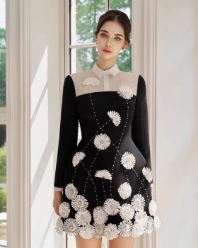 Temperament elegant T-back niche embroidery dress