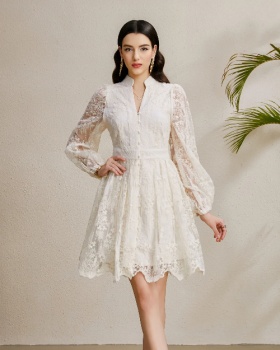 Embroidery V-neck autumn lantern sleeve vacation dress